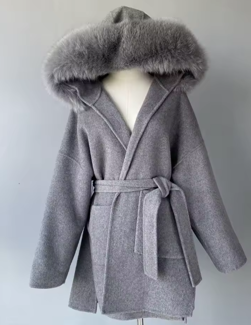 LUNA – Timeless Cashmere And Fur Coat!