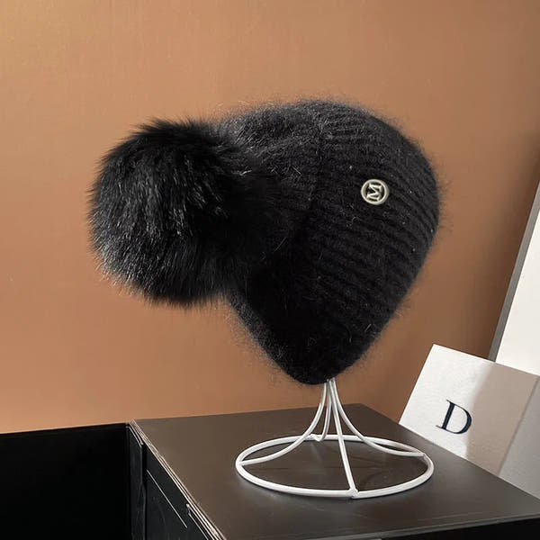POMPOM - Lyxig vintermössa i äkta rävpäls